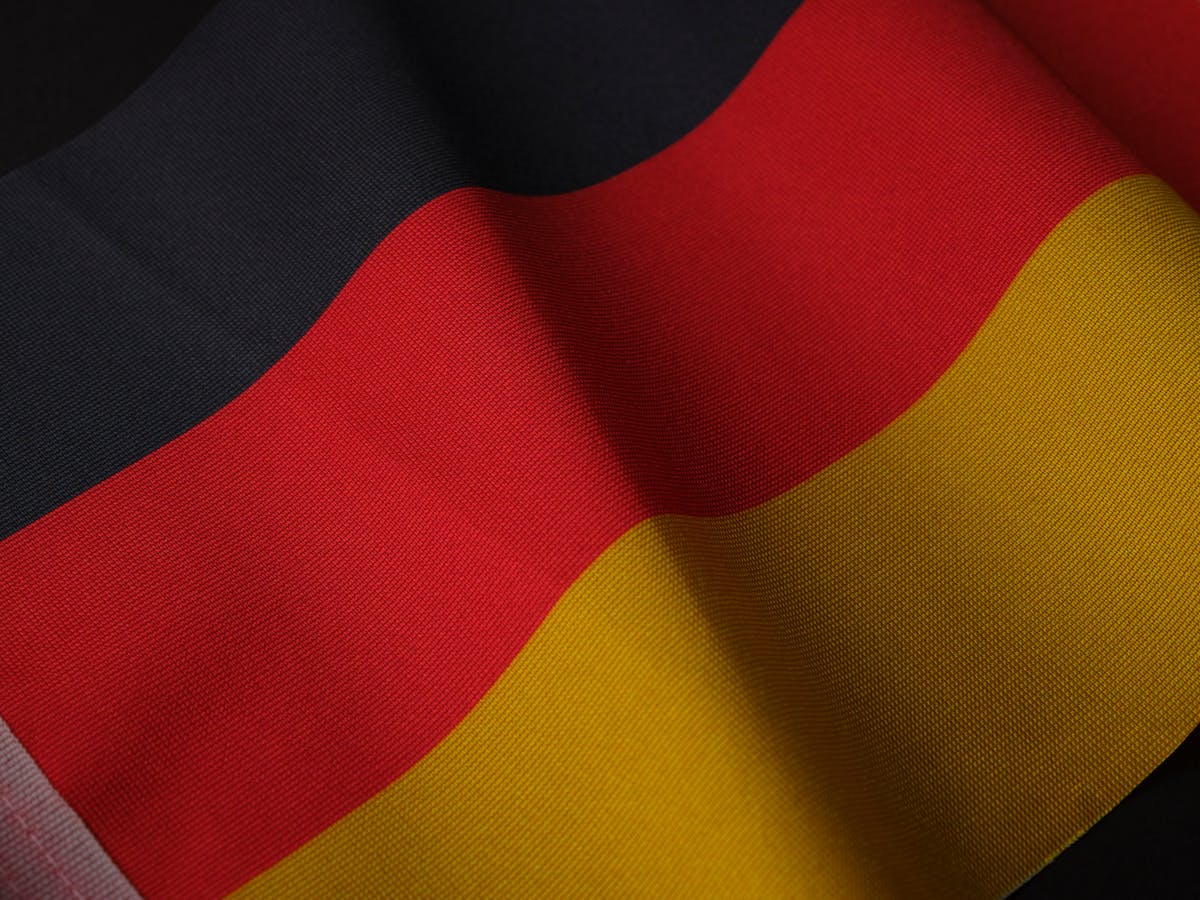 Bandeira da Alemanha, representando curso gratuito de alemão para iniciantes.