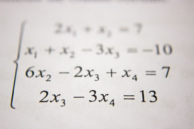 Khan Academy oferece cursos gratuitos de matemática, ciências e muito mais em 2026