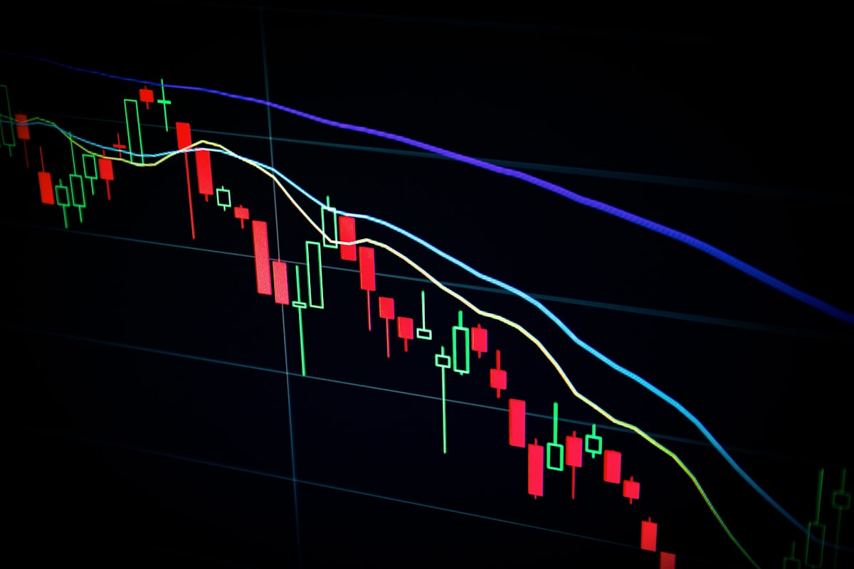 Gráfico de mercado financeiro representando estudo sobre ações